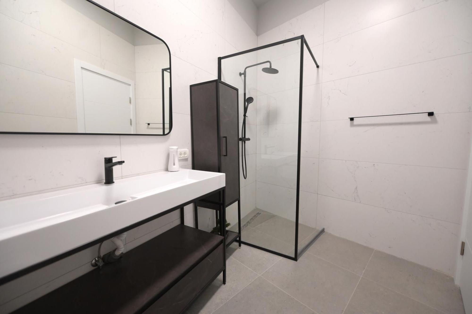 Umbrella Street Center Luxury 2 Bedroom Appartamento