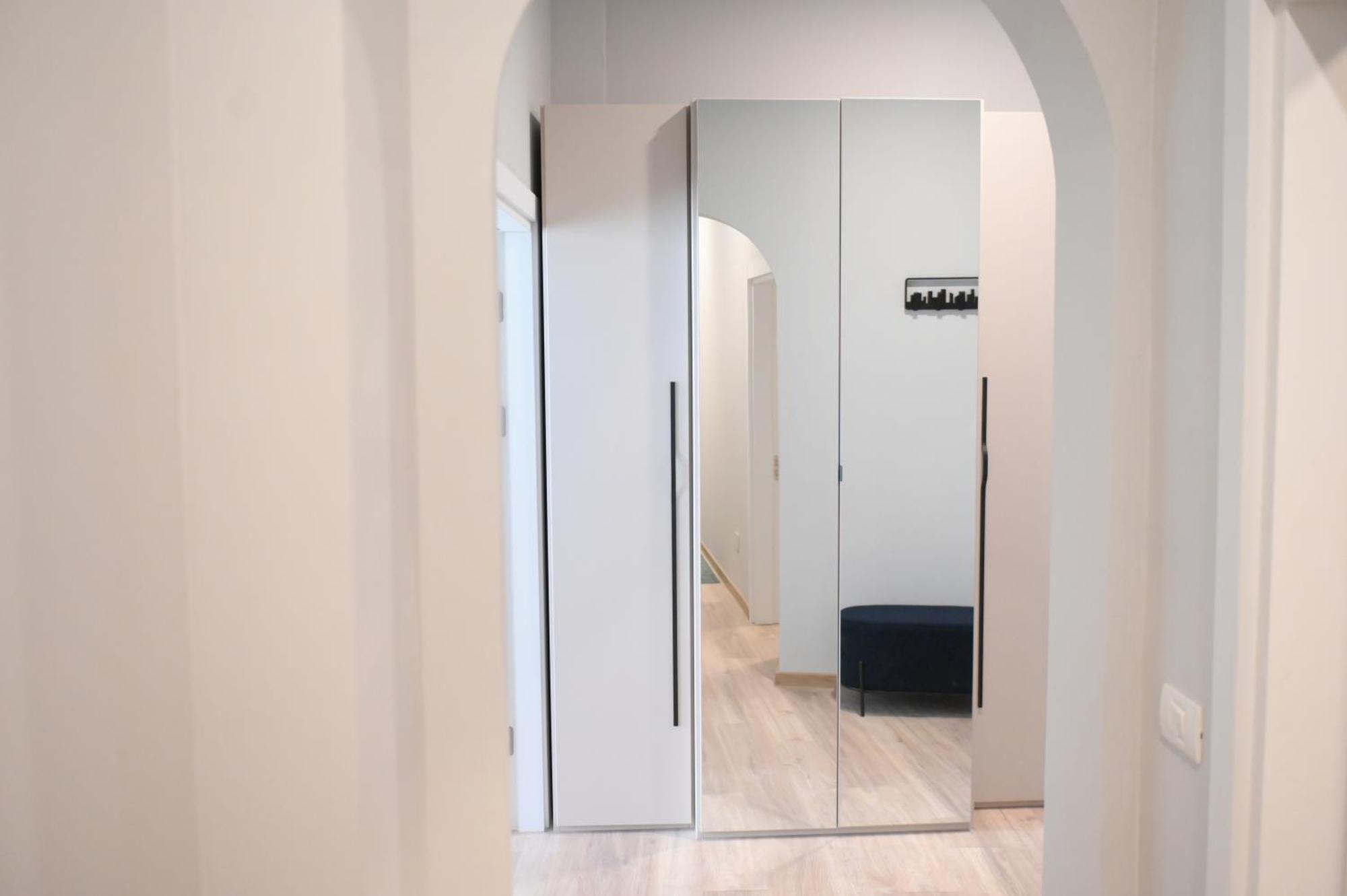 Umbrella Street Center Luxury 2 Bedroom Appartamento